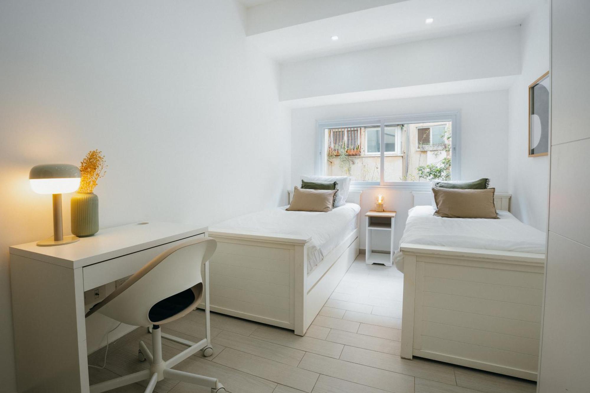 Apartment Jabotinsky Family